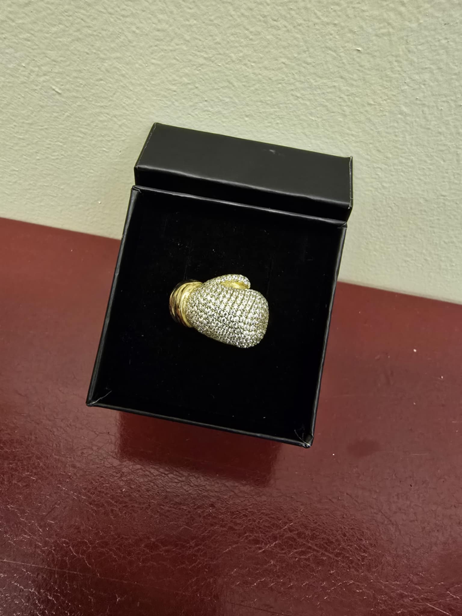 9CT GOLD BOXING GLOVE RING